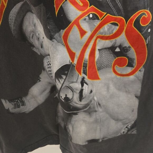 Red Hot Chili Peppers Graphic T-Shirt - Size Small Mens - Picture 5 of 9